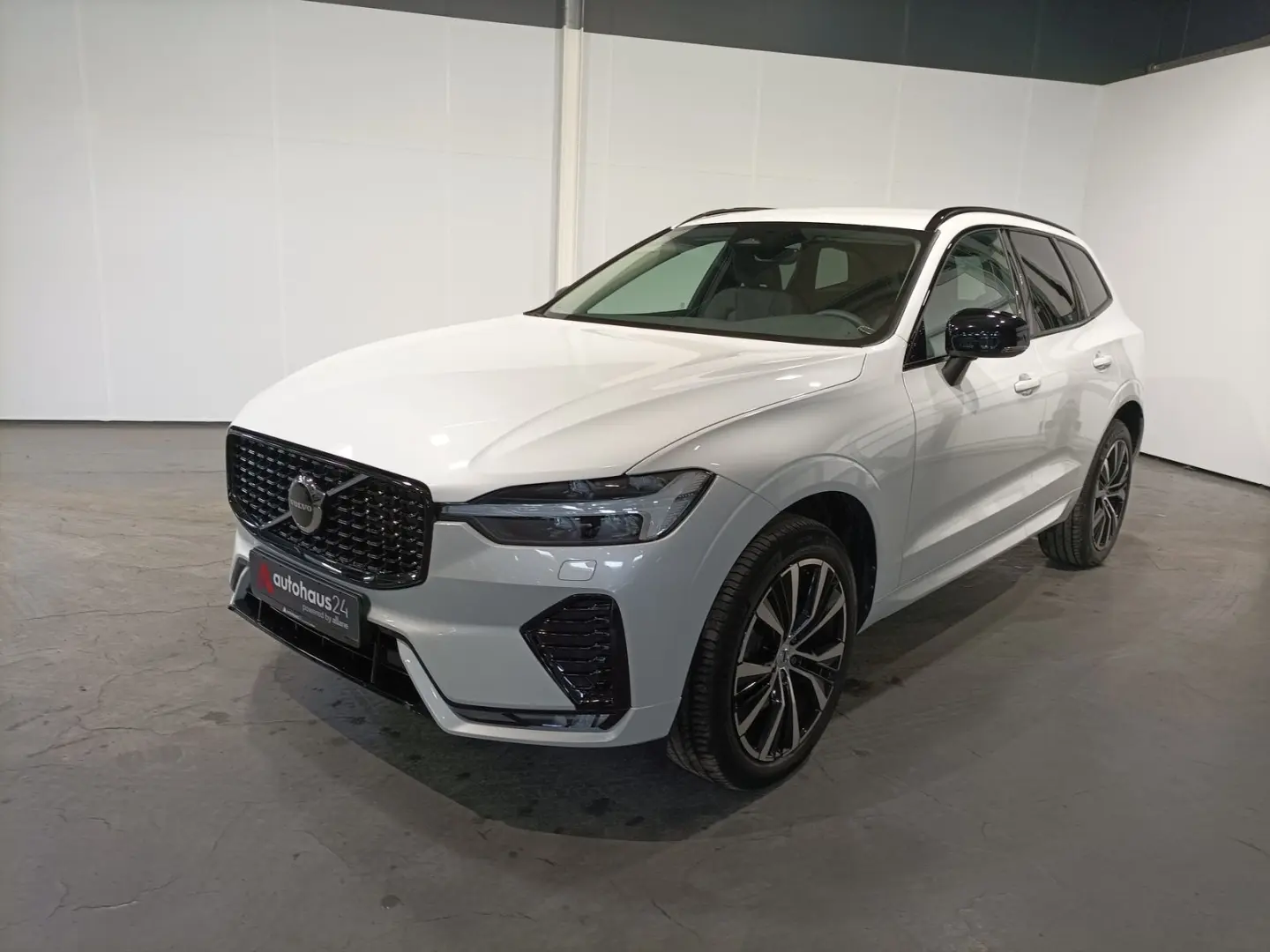 XC 60 B5 AWD Plus Dark LED