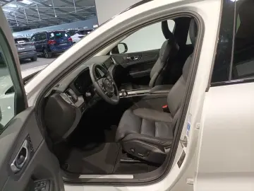 XC 60 B5 AWD Plus Dark LED