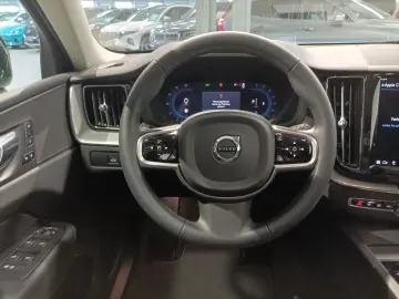 XC 60 B5 AWD Plus Dark LED
