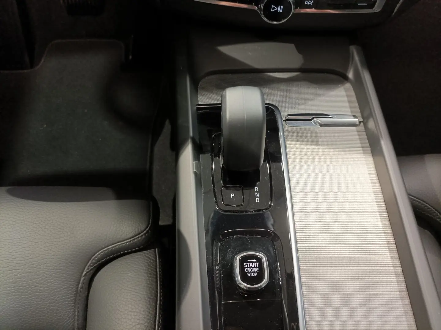 XC 60 B5 AWD Plus Dark LED