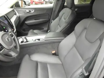 XC60 B4 D AWD Plus Dark