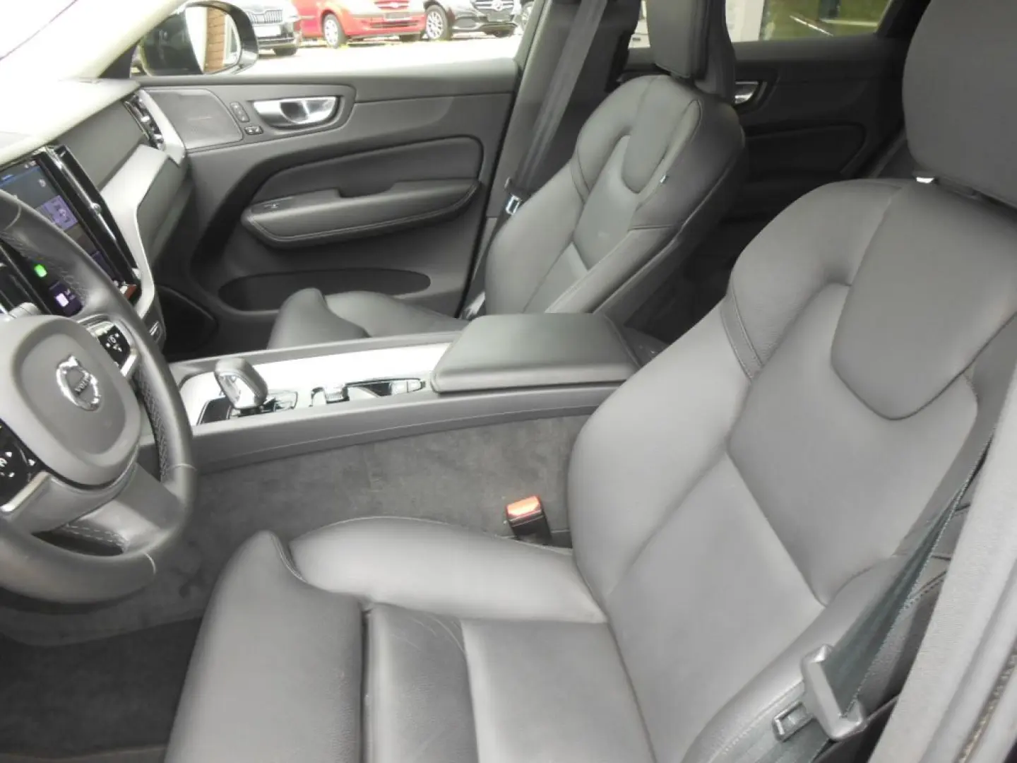 XC60 B4 D AWD Plus Dark