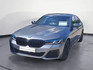 530e xDrive Limousine M Sport AHK Driving Assist