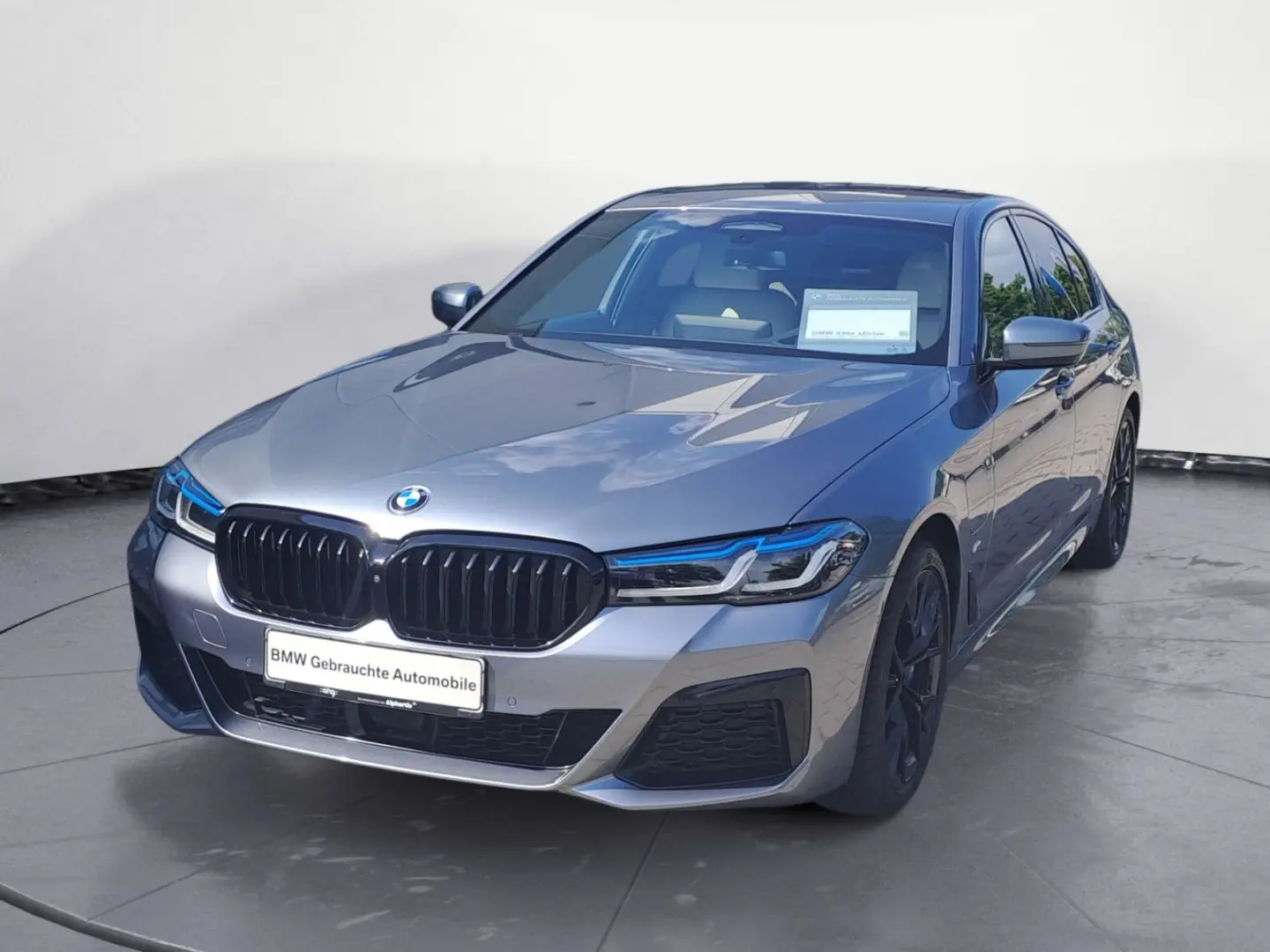 530e xDrive Limousine M Sport AHK Driving Assist