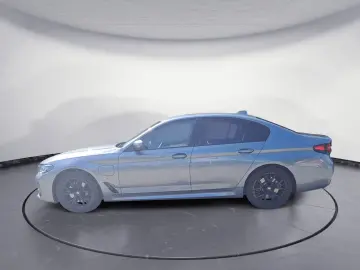 530e xDrive Limousine M Sport AHK Driving Assist