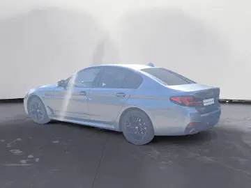530e xDrive Limousine M Sport AHK Driving Assist