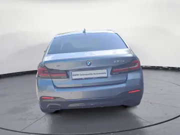 530e xDrive Limousine M Sport AHK Driving Assist