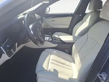 530e xDrive Limousine M Sport AHK Driving Assist