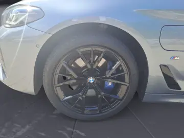 530e xDrive Limousine M Sport AHK Driving Assist