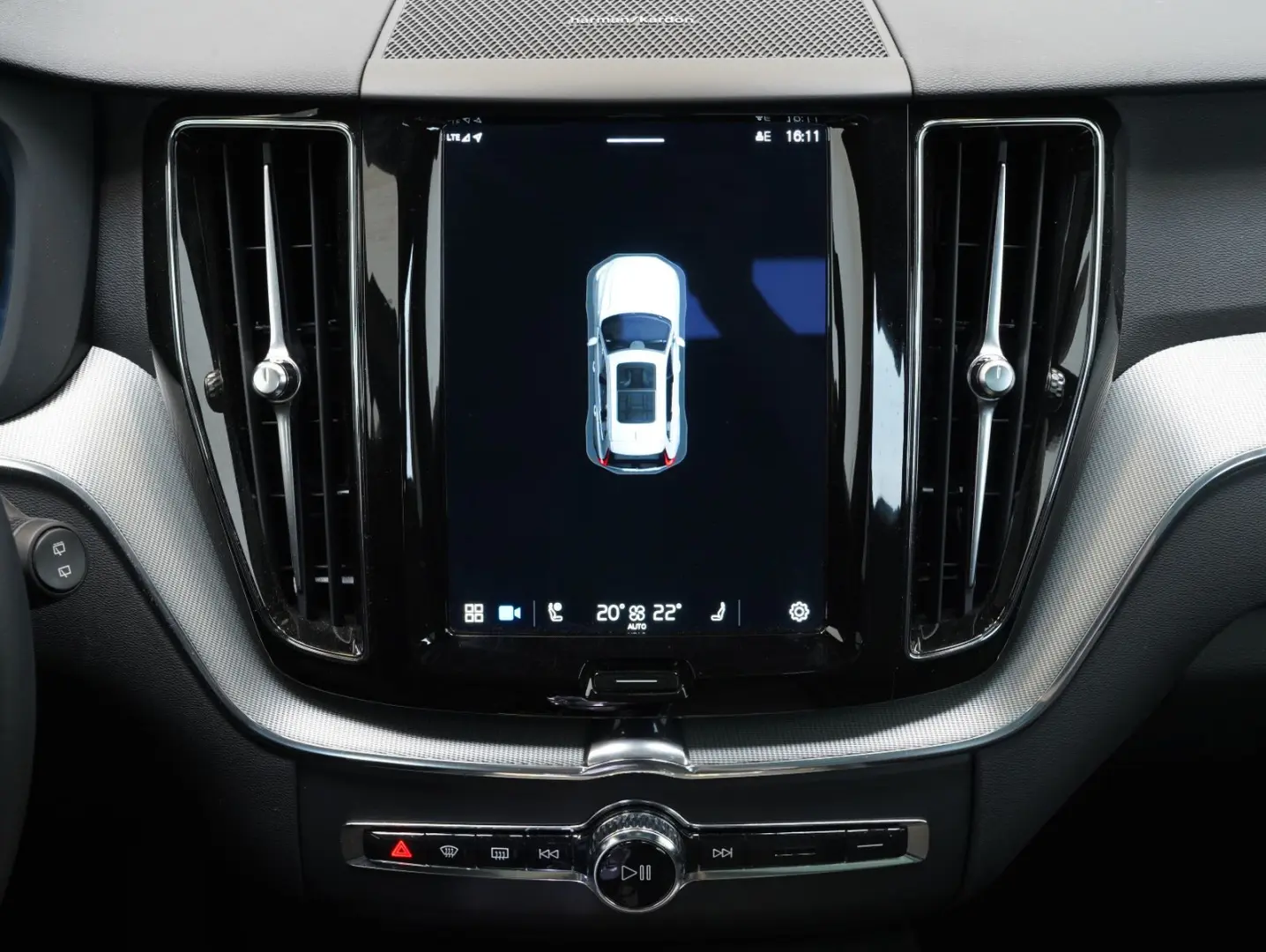 XC60 B4 D AWD Plus Dark