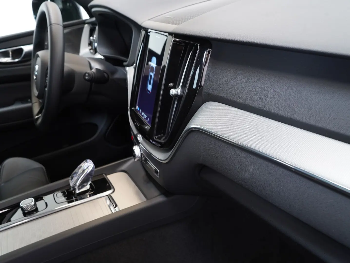 XC60 B4 D AWD Plus Dark
