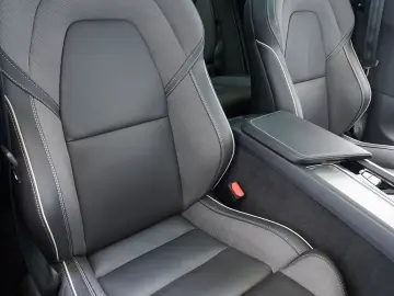 XC60 B4 D AWD Plus Dark