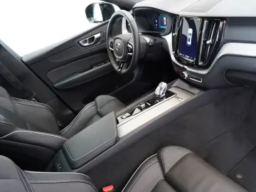 XC60 B4 D AWD Plus Dark