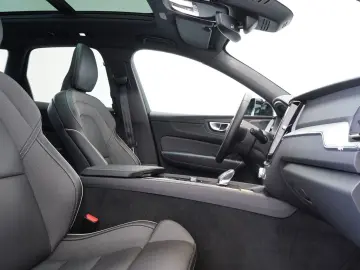 XC60 B4 D AWD Plus Dark