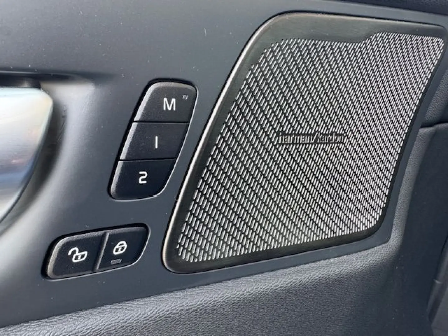XC60 B4 D AWD Plus Dark