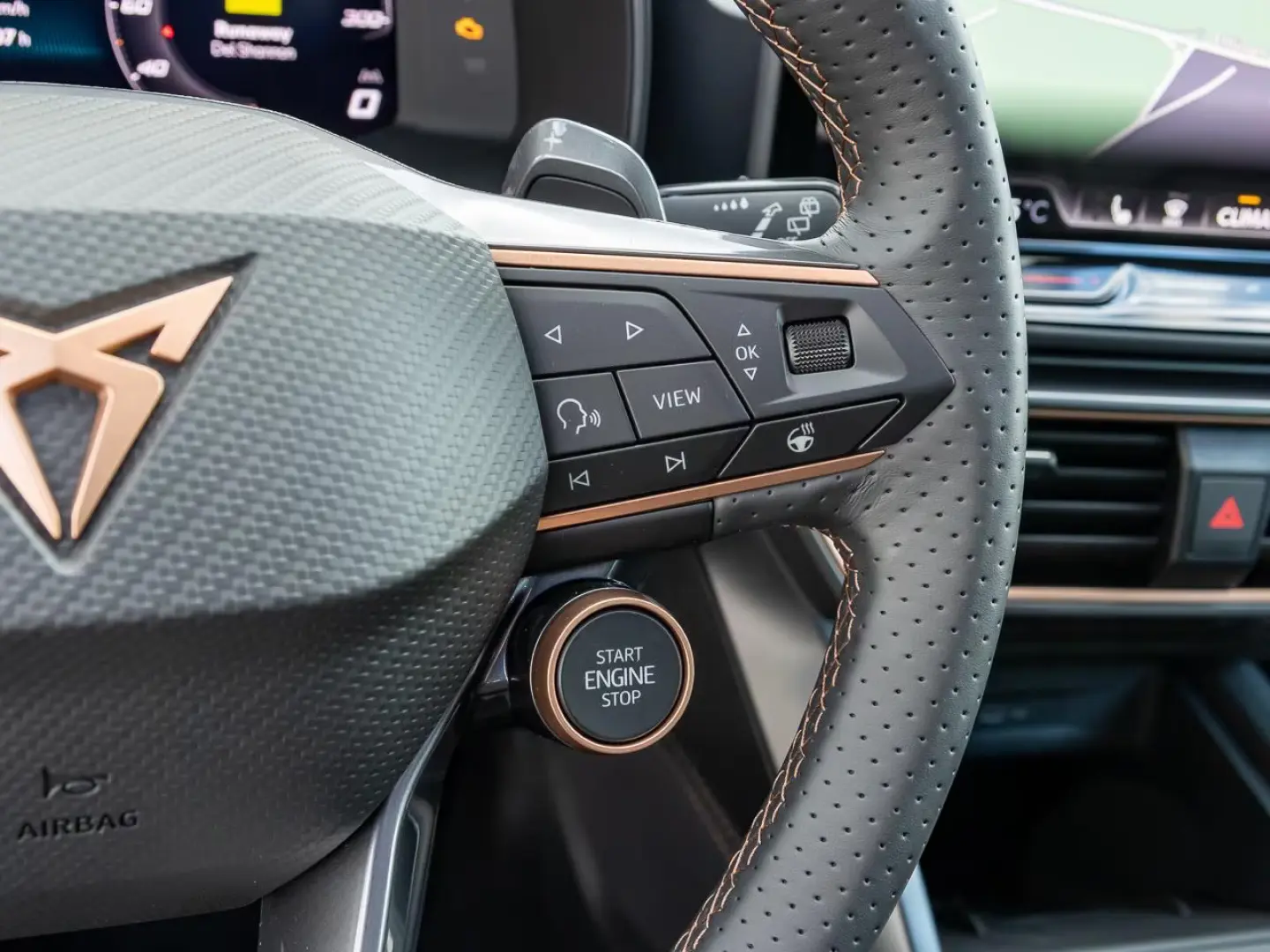 Cupra Formentor VZ facelift+Leder+PanoSD+19ZHailstorm+