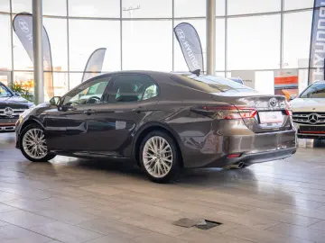 Toyota Camry 2.5 Hybrid e-CVT