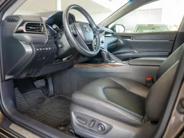 Toyota Camry 2.5 Hybrid e-CVT
