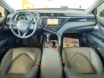 Toyota Camry 2.5 Hybrid e-CVT