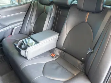 Toyota Camry 2.5 Hybrid e-CVT
