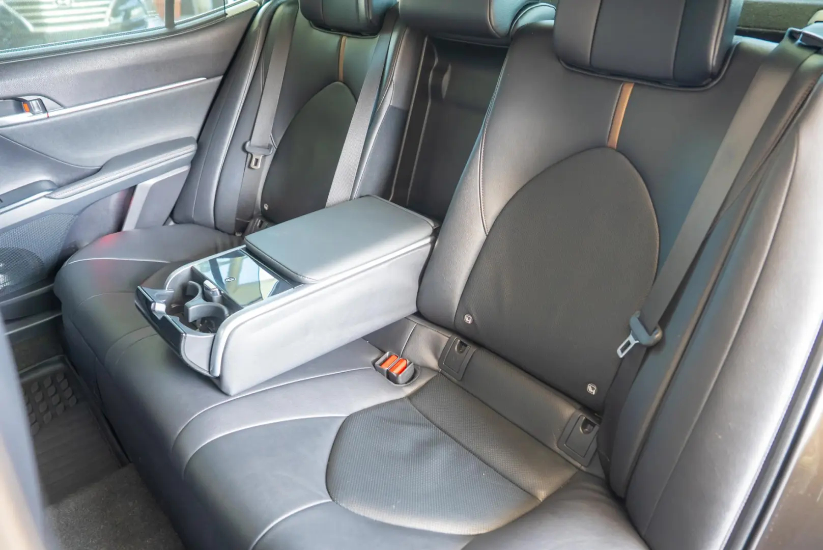 Toyota Camry 2.5 Hybrid e-CVT
