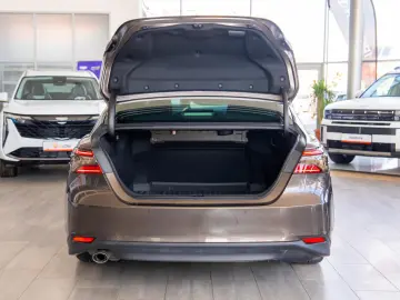 Toyota Camry 2.5 Hybrid e-CVT