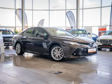 Toyota Camry 2.5 Hybrid e-CVT