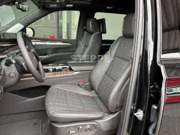 Cadillac Escalade FACELIFT MY25 6.2 V8 ESV Sport