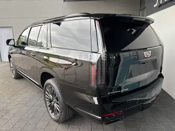 Cadillac Escalade FACELIFT MY25 6.2 V8 ESV Sport