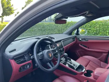 Macan | Panorama Dachsystem | BOSE Surround |
