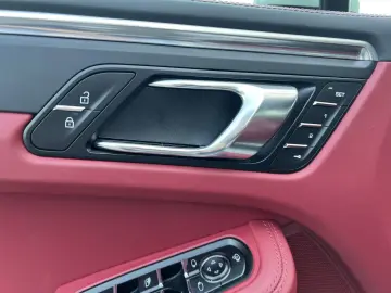 Macan | Panorama Dachsystem | BOSE Surround |