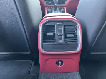 Macan | Panorama Dachsystem | BOSE Surround |