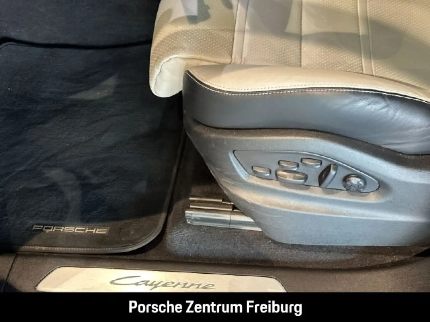 Cayenne E-Hybrid BOSE Sportabgasanlage Panorama