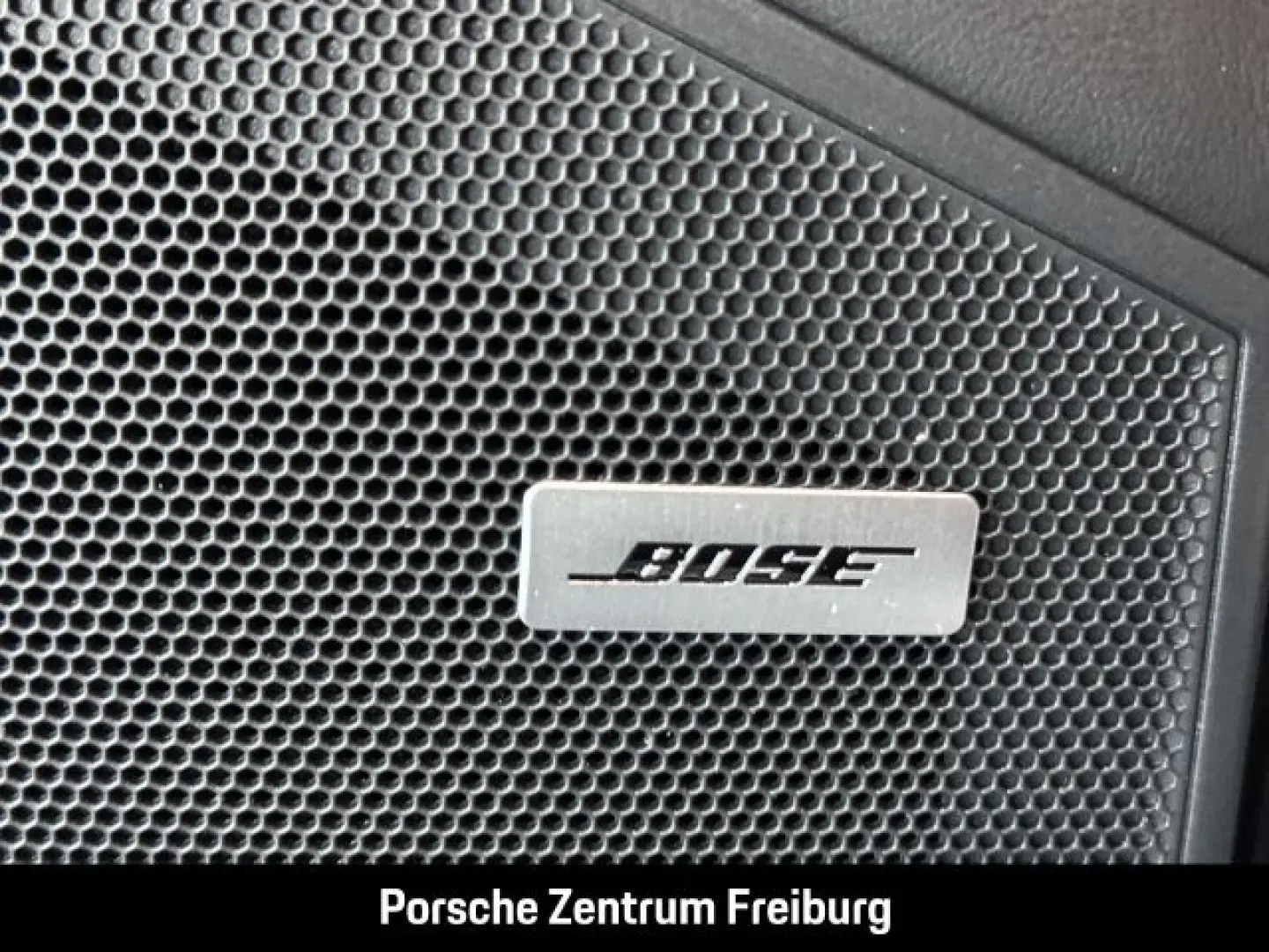 Cayenne E-Hybrid BOSE Sportabgasanlage Panorama