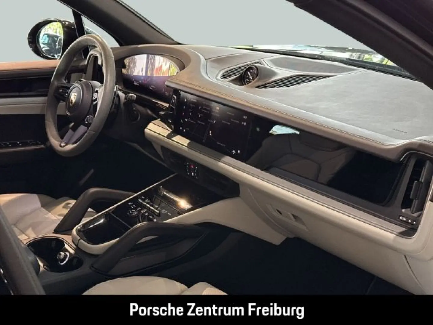 Cayenne E-Hybrid BOSE Sportabgasanlage Panorama