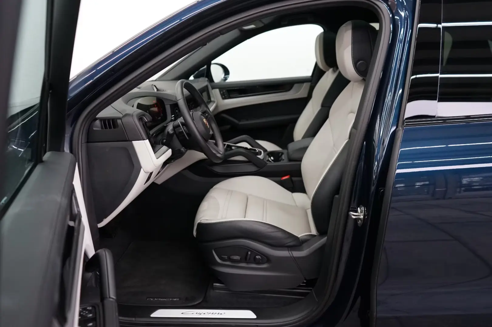 Porsche Cayenne Coupe E-Hybrid MY24*HUD