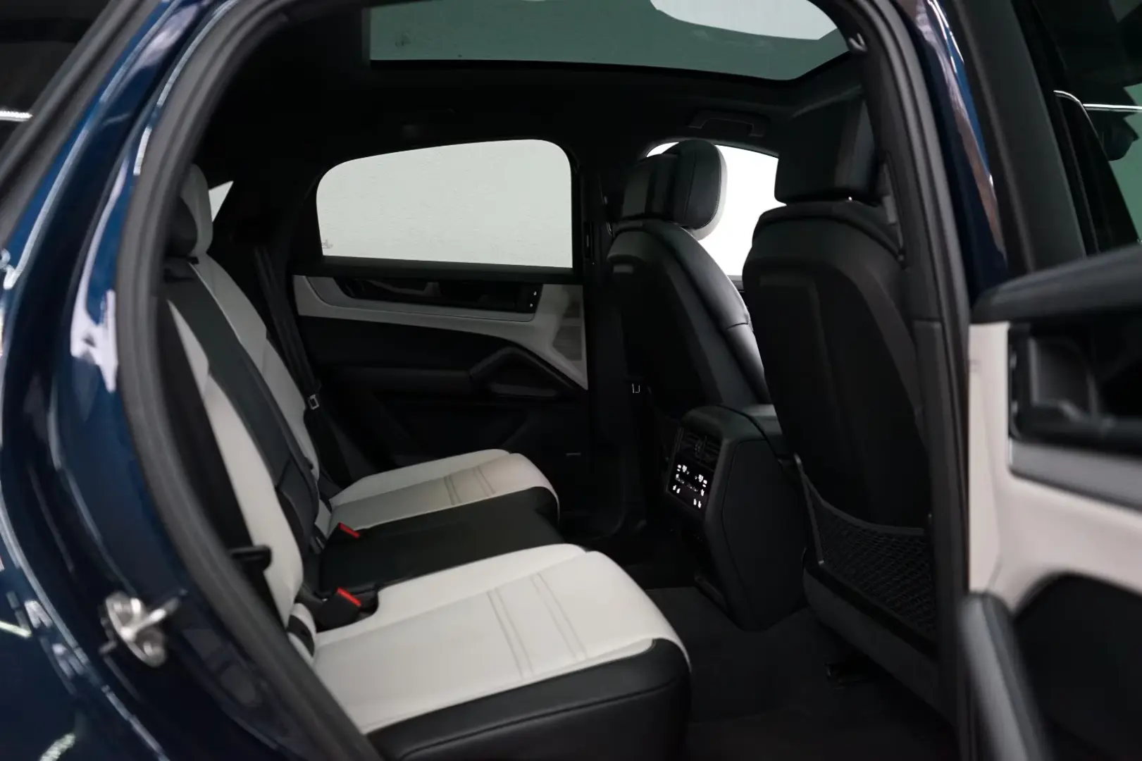 Porsche Cayenne Coupe E-Hybrid MY24*HUD