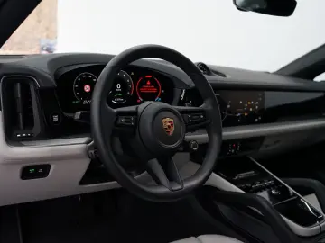 Porsche Cayenne Coupe E-Hybrid MY24*HUD