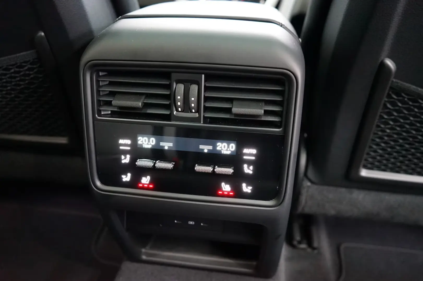 Porsche Cayenne Coupe E-Hybrid MY24*HUD