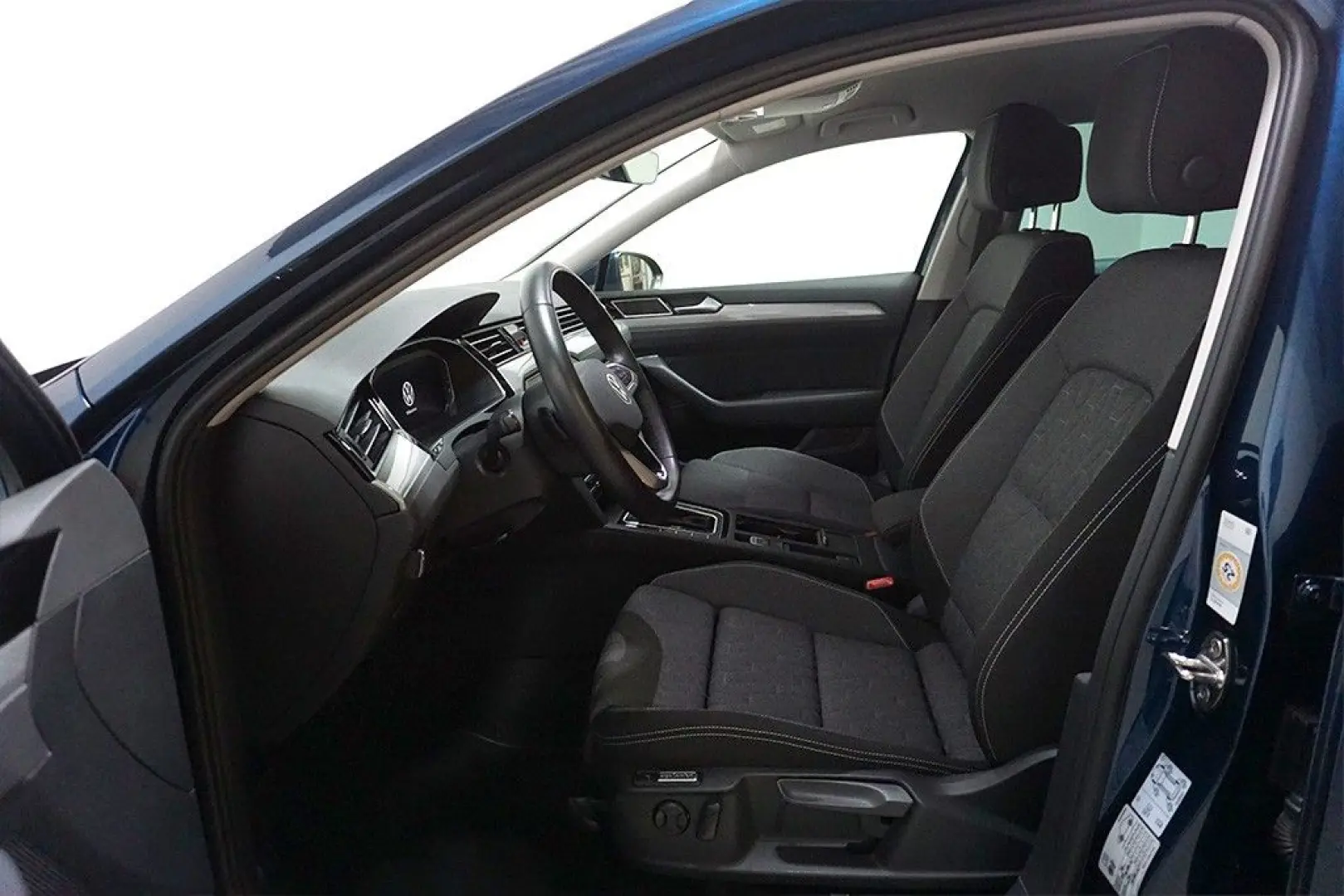 Passat 2.0TDI DSG Business Virtual AHK Navi