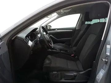 Passat 2.0TDI DSG Business Virtual AHK Navi