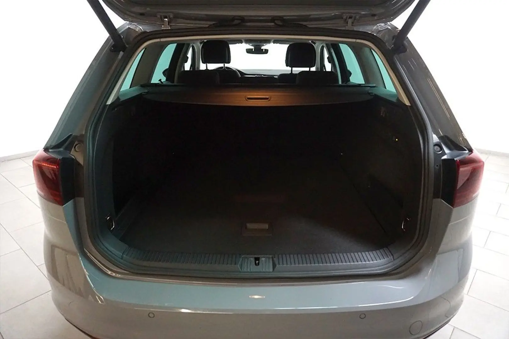 Passat 2.0TDI DSG Business Virtual AHK Navi