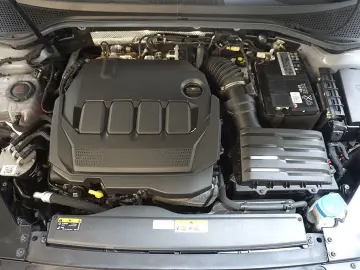 Passat 2.0TDI DSG Business Virtual AHK Navi
