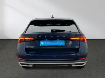 Octavia Combi SCOUT 2.0 TDI 4x4 CarPlay Matrix