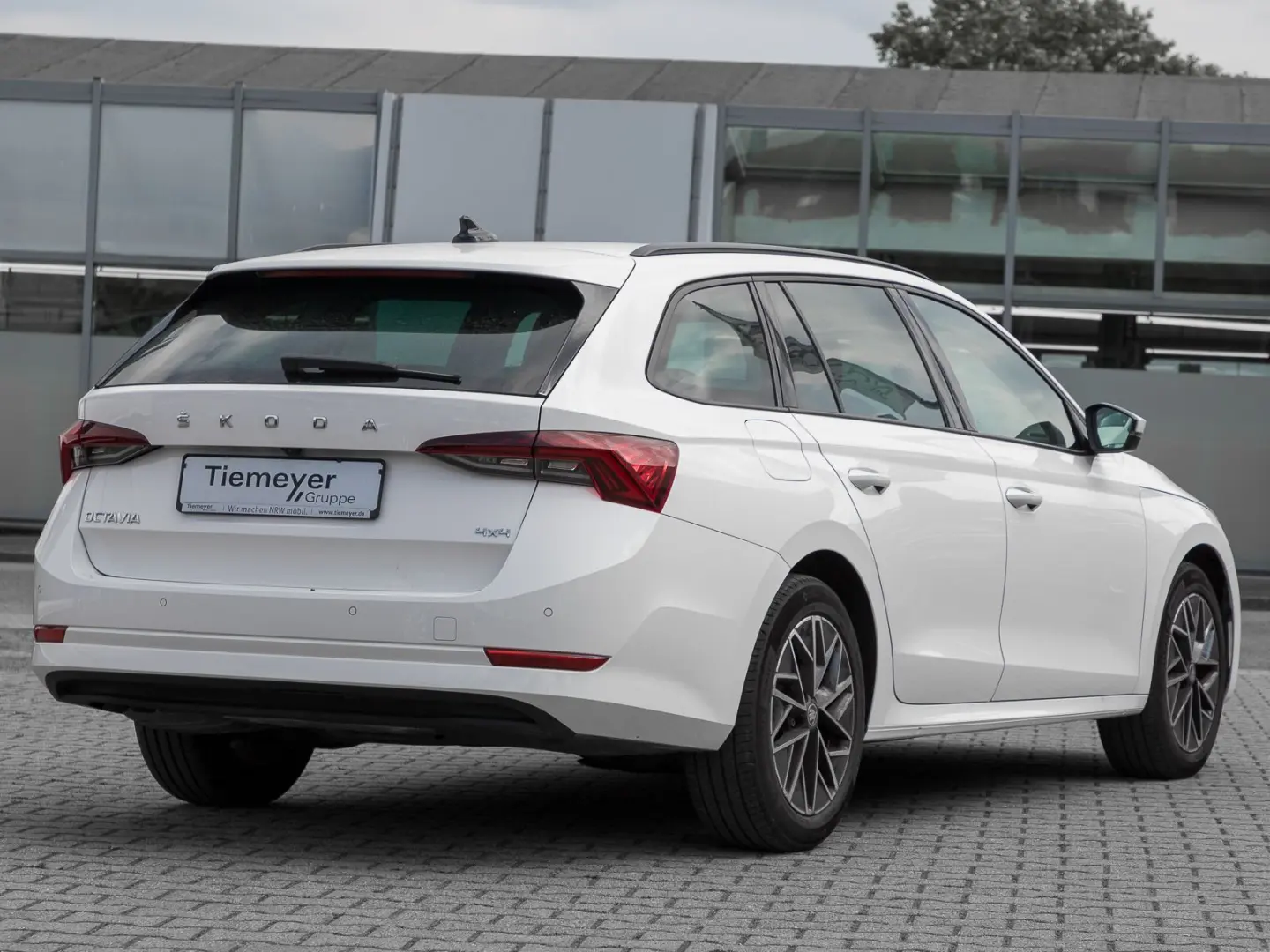 Octavia Combi 2.0 TDI DSG 4x4 AMBITION AHK NAVI
