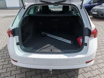 Octavia Combi 2.0 TDI DSG 4x4 AMBITION AHK NAVI