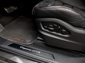 Porsche Cayenne GTS