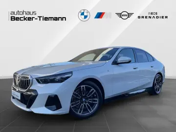 520d xDrive M Sport Driving  Parking  HK-Sound A