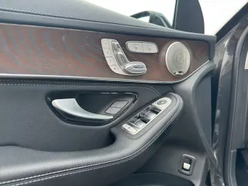 GLC 300 de 4 Matic*VOLLAUSSTATTUNG*PANO*SITZBELÜ