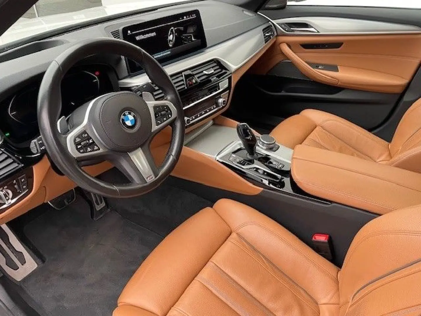 545 e Lim xDrive M-Sport AHK PANO H/K HUD Parkas